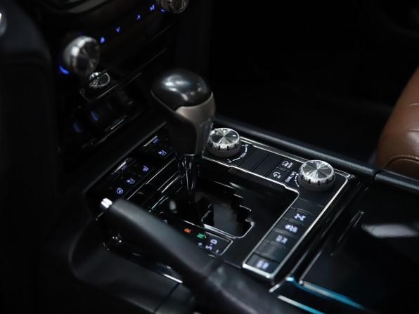 Toyota Land Cruiser 200 Series Рестайлинг 2 с пробегом 2015 года, цена 4 290 000 рублей, 246628 км, внедорожник, Автокод Объявления