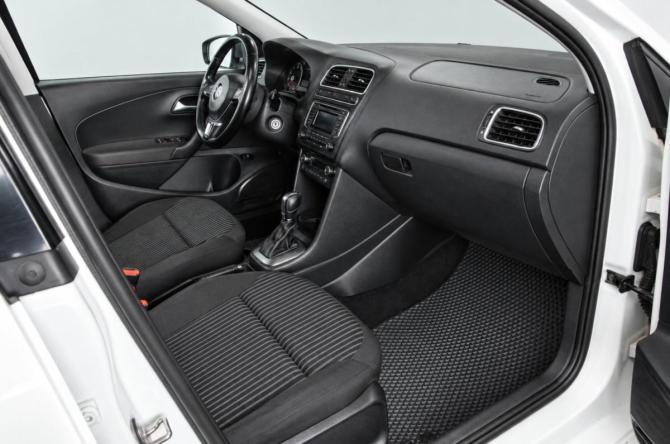 Volkswagen Polo V с пробегом 2014 года, цена 879 000 рублей, 266170 км, седан, Автокод Объявления