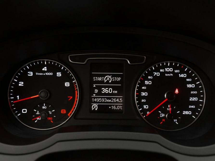 Audi Q3 I (8U) Москва  - изображение 11