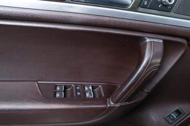 Volkswagen Touareg II с пробегом 2011 года, цена 1 979 000 рублей, 293172 км, внедорожник, Автокод Объявления