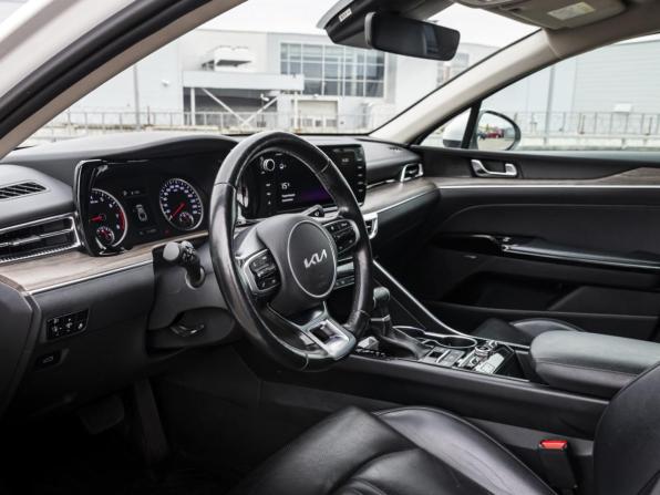 Kia K5 III с пробегом 2022 года, цена 2 397 000 рублей, 111225 км, седан, Автокод Объявления