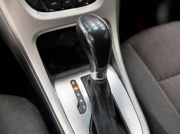 Opel Astra J с пробегом 2011 года, цена 525 000 рублей, 263000 км, хэтчбек, Автокод Объявления