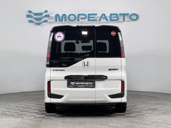 Honda Stepwgn V с пробегом 2016 года, цена 2 150 000 рублей, 163551 км, минивэн, Автокод Объявления