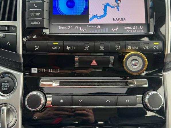 Toyota Land Cruiser 200 Series Рестайлинг 1 с пробегом 2013 года, цена 3 950 000 рублей, 204391 км, внедорожник, Автокод Объявления