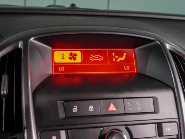 Opel Astra J с пробегом 2012 года, цена 844 000 рублей, 142612 км, хэтчбек, Автокод Объявления