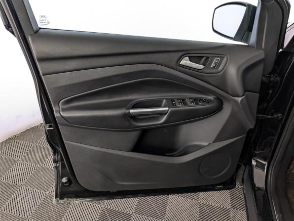 Ford Kuga II с пробегом 2015 года, цена 1 350 000 рублей, 145968 км, внедорожник, Автокод Объявления