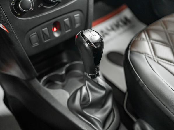 Renault Sandero II Рестайлинг с пробегом 2021 года, цена 1 300 000 рублей, 98751 км, хэтчбек, Автокод Объявления