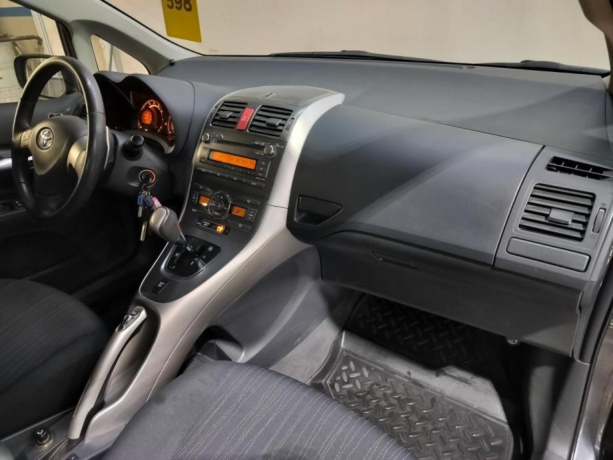 Toyota Auris I Санкт-Петербург  - изображение 9