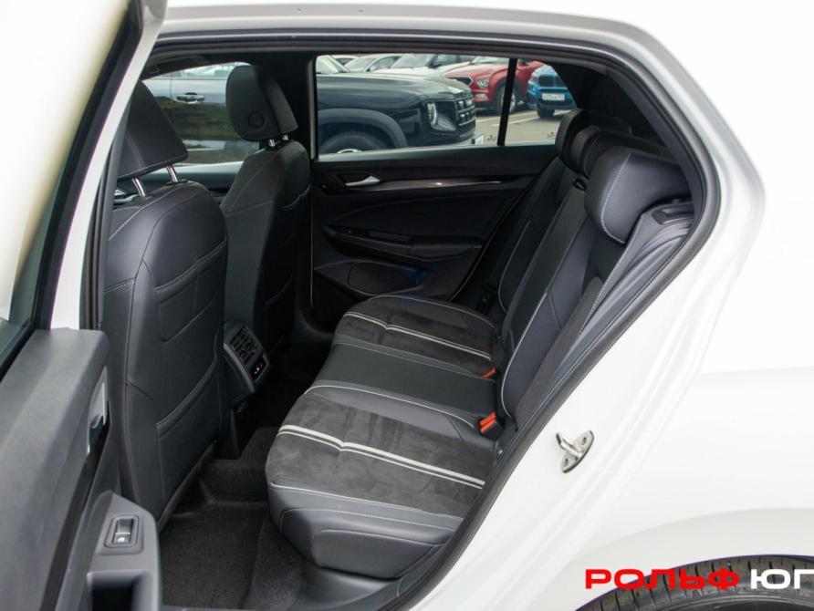 Volkswagen Golf VIII Москва  - изображение 8