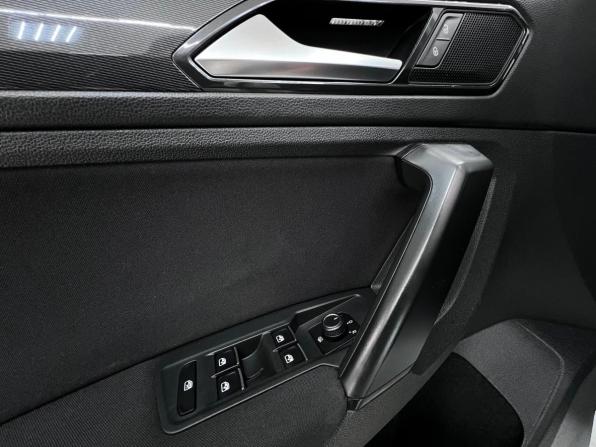 Volkswagen Tiguan II с пробегом 2017 года, цена 2 450 000 рублей, 165460 км, внедорожник, Автокод Объявления