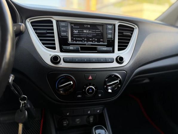 Hyundai Solaris II с пробегом 2019 года, цена 1 429 000 рублей, 86000 км, седан, Автокод Объявления