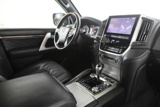 Toyota Land Cruiser 200 Series Рестайлинг 2 с пробегом 2017 года, цена 7 600 000 рублей, 124718 км, внедорожник, Автокод Объявления