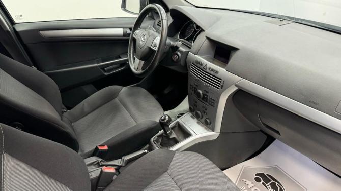 Opel Astra H Рестайлинг с пробегом 2011 года, цена 675 000 рублей, 120095 км, седан, Автокод Объявления