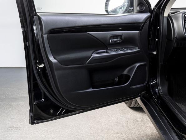 Mitsubishi Outlander III Рестайлинг 3 с пробегом 2021 года, цена 2 600 000 рублей, 93562 км, внедорожник, Автокод Объявления