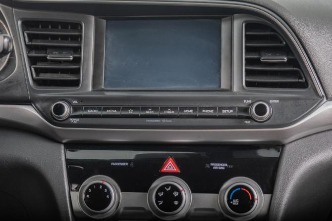 Hyundai Elantra VI (AD) Рестайлинг с пробегом 2018 года, цена 999 000 рублей, 152000 км, седан, Автокод Объявления