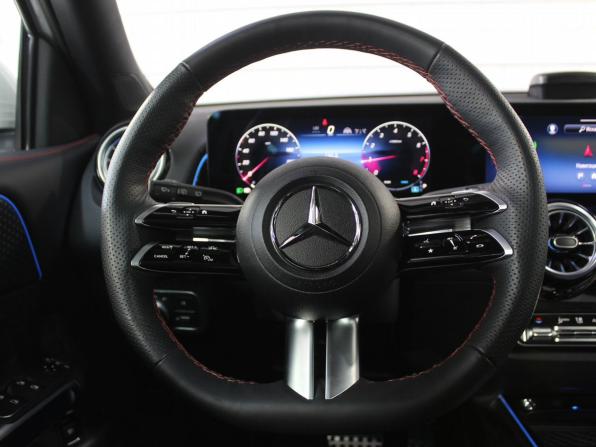 Mercedes-Benz GLB I (X247) Рестайлинг с пробегом 2024 года, цена 6 250 000 рублей, 4980 км, внедорожник, Автокод Объявления