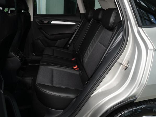Skoda Karoq I с пробегом 2021 года, цена 2 598 000 рублей, 52158 км, внедорожник, Автокод Объявления