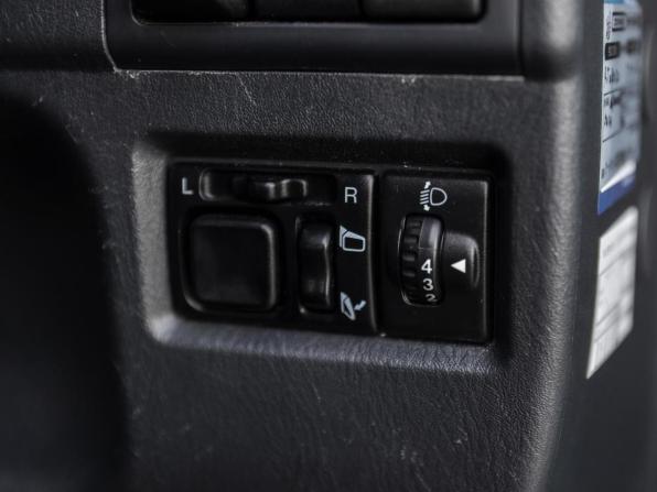 Suzuki Jimny III Рестайлинг 2 с пробегом 2013 года, цена 1 220 000 рублей, 91151 км, внедорожник, Автокод Объявления