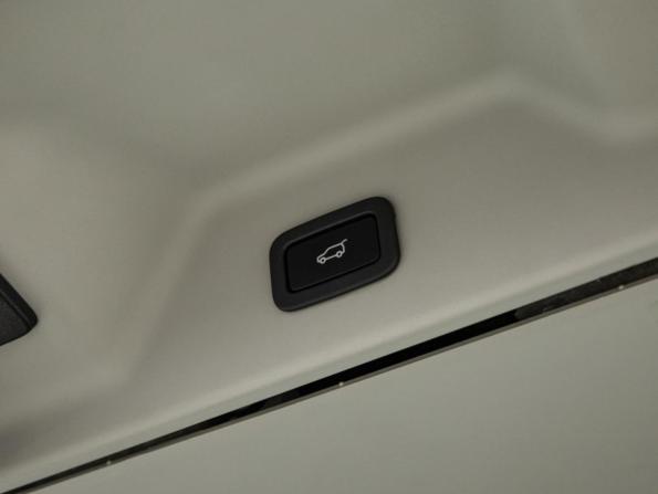 Land Rover Range Rover IV с пробегом 2017 года, цена 3 946 430 рублей, 144873 км, внедорожник, Автокод Объявления