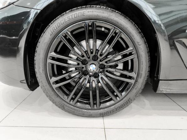 BMW 5 серии VII (G30/G31/G38) Рестайлинг с пробегом 2021 года, цена 4 300 000 рублей, 155384 км, седан, Автокод Объявления