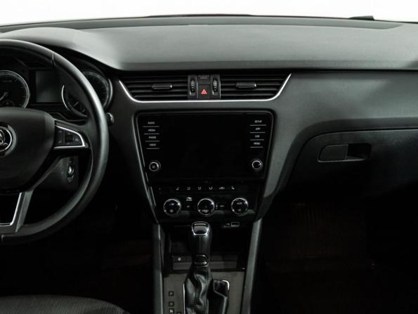 Skoda Octavia III (A7) Рестайлинг с пробегом 2017 года, цена 1 599 585 рублей, 140053 км, лифтбек, Автокод Объявления