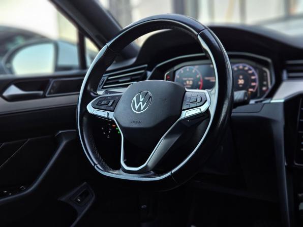 Volkswagen Passat B8 Рестайлинг с пробегом 2020 года, цена 1 790 000 рублей, 227300 км, универсал, Автокод Объявления