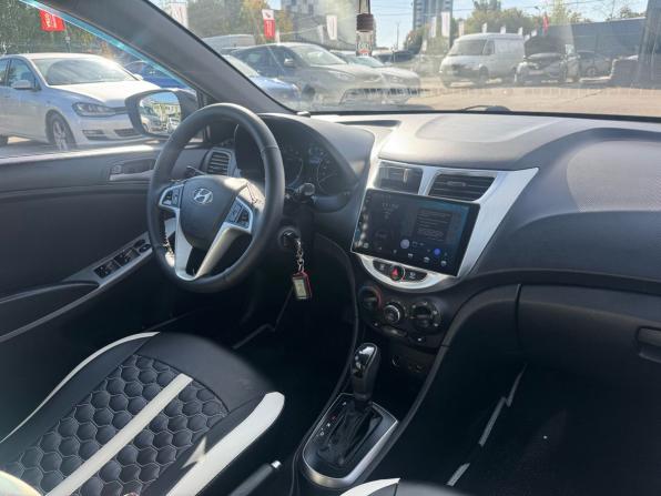 Hyundai Solaris I Рестайлинг с пробегом 2015 года, цена 899 000 рублей, 245440 км, седан, Автокод Объявления