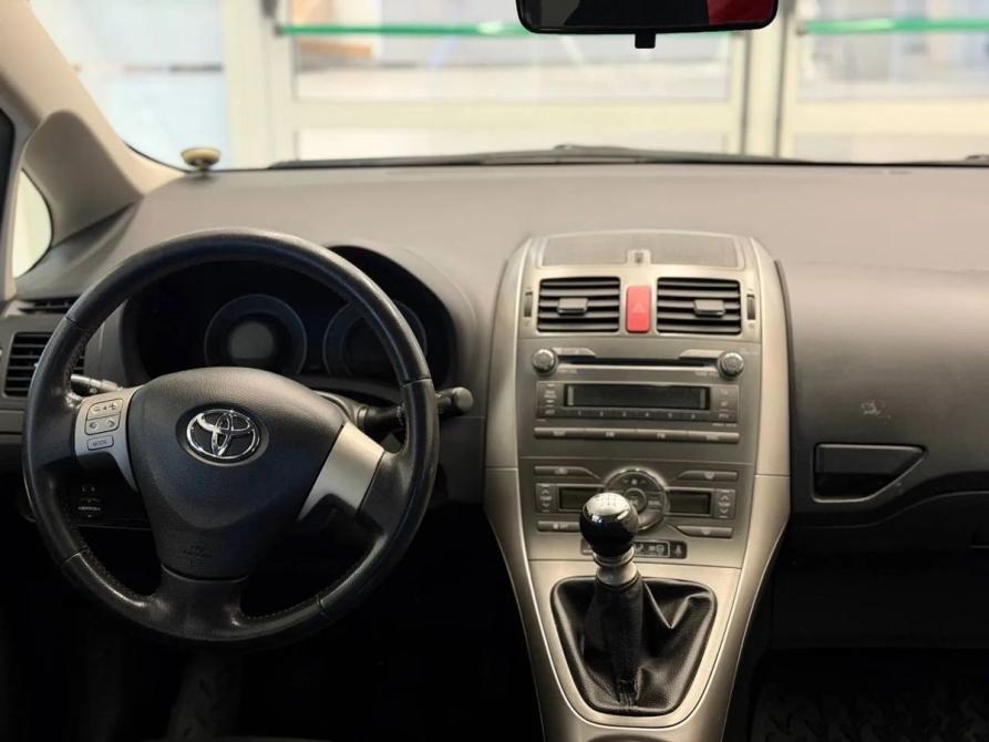 Toyota Auris I Челябинск  - изображение 12