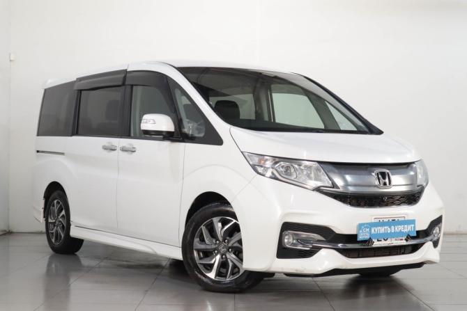 Honda Stepwgn V с пробегом 2015 года, цена 2 129 000 рублей, 138600 км, минивэн, Автокод Объявления
