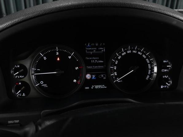 Toyota Land Cruiser 200 Series Рестайлинг 2 с пробегом 2017 года, цена 5 299 000 рублей, 278950 км, внедорожник, Автокод Объявления