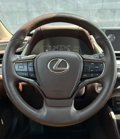 Lexus ES VII с пробегом 2018 года, цена 3 650 000 рублей, 96600 км, седан, Автокод Объявления