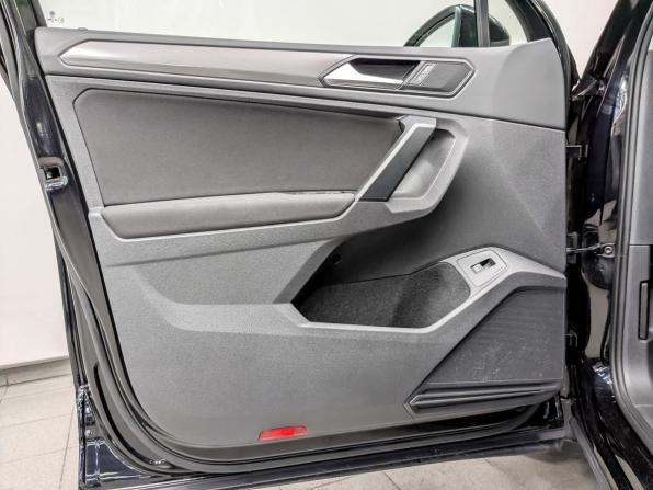 Volkswagen Tiguan II с пробегом 2019 года, цена 2 350 000 рублей, 141508 км, внедорожник, Автокод Объявления