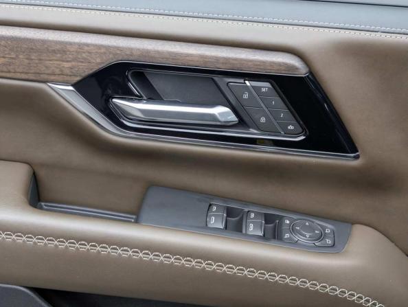 GMC Yukon V Рестайлинг с пробегом 2025 года, цена 14 990 000 рублей, 15331 км, внедорожник, Автокод Объявления