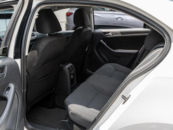 Volkswagen Jetta VI с пробегом 2013 года, цена 1 095 000 рублей, 183541 км, седан, Автокод Объявления