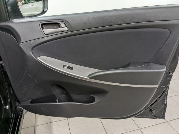 Hyundai Solaris I Рестайлинг с пробегом 2015 года, цена 1 090 000 рублей, 68850 км, хэтчбек, Автокод Объявления