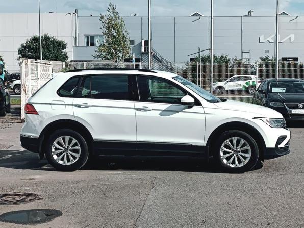 Volkswagen Tiguan II Рестайлинг с пробегом 2021 года, цена 2 680 000 рублей, 28000 км, внедорожник, Автокод Объявления