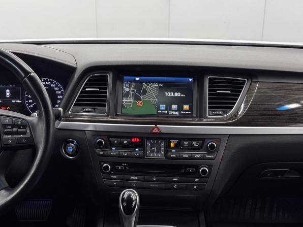 Hyundai Genesis II с пробегом 2015 года, цена 1 899 000 рублей, 122102 км, седан, Автокод Объявления