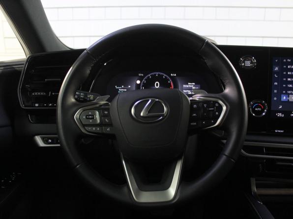 Lexus RX V с пробегом 2025 года, цена 7 150 000 рублей, 17186 км, внедорожник, Автокод Объявления