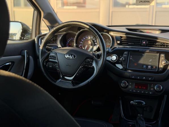 Kia Ceed II Рестайлинг с пробегом 2017 года, цена 1 230 000 рублей, 125300 км, хэтчбек, Автокод Объявления