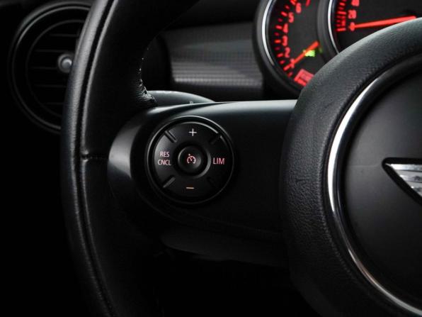 Mini Hatch III (F55/F56) с пробегом 2016 года, цена 1 299 777 рублей, 179326 км, хэтчбек, Автокод Объявления
