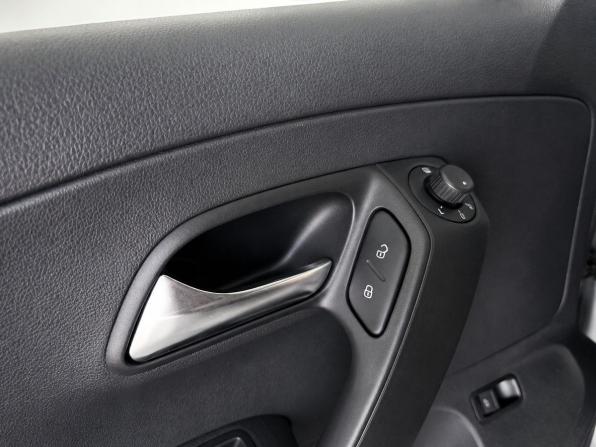 Volkswagen Polo V Рестайлинг с пробегом 2017 года, цена 1 419 000 рублей, 62500 км, седан, Автокод Объявления