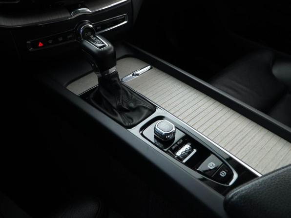 Volvo XC60 II с пробегом 2018 года, цена 3 324 444 рубля, 121589 км, внедорожник, Автокод Объявления