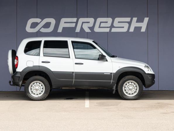Chevrolet Niva I Рестайлинг с пробегом 2017 года, цена 805 000 рублей, 85650 км, внедорожник, Автокод Объявления