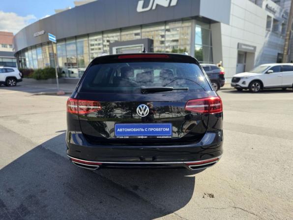 Volkswagen Passat B8 Рестайлинг с пробегом 2019 года, цена 1 900 000 рублей, 241920 км, универсал, Автокод Объявления