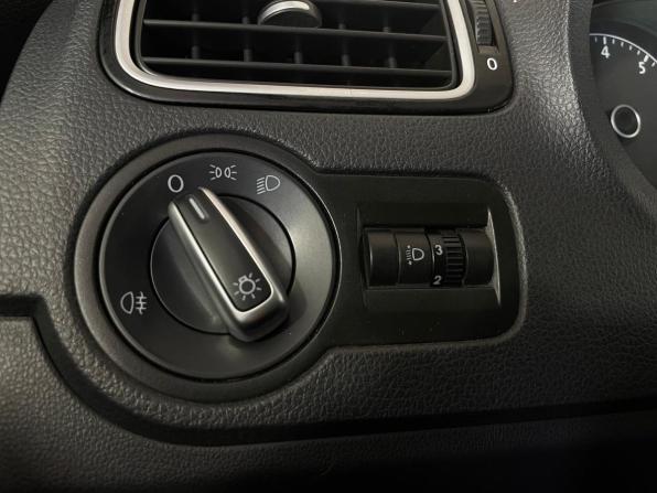 Volkswagen Polo V Рестайлинг с пробегом 2019 года, цена 1 292 000 рублей, 139348 км, седан, Автокод Объявления
