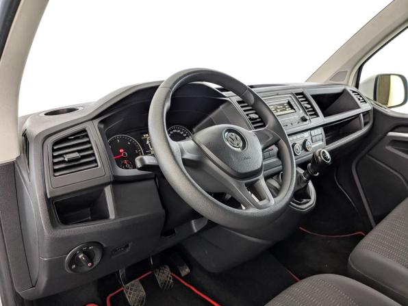 Volkswagen Caravelle T6 с пробегом 2019 года, цена 3 500 000 рублей, 96381 км, минивэн, Автокод Объявления