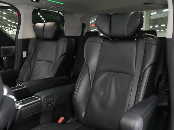 Toyota Vellfire II Рестайлинг с пробегом 2019 года, цена 4 920 000 рублей, 102000 км, минивэн, Автокод Объявления