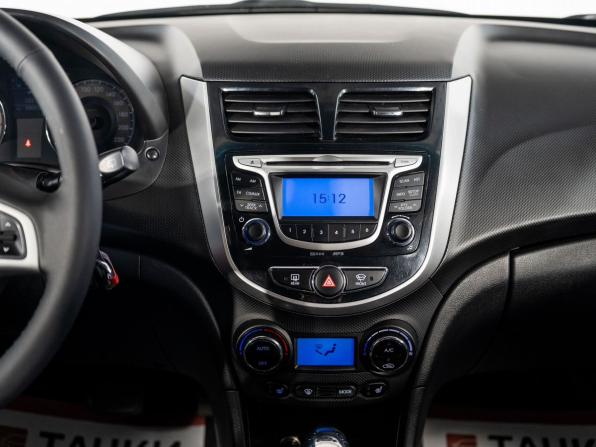 Hyundai Solaris I с пробегом 2014 года, цена 950 500 рублей, 98002 км, хэтчбек, Автокод Объявления