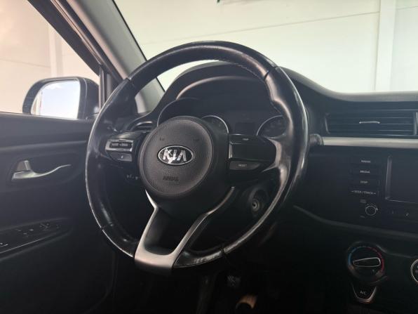 Kia Rio IV с пробегом 2017 года, цена 979 000 рублей, 114234 км, седан, Автокод Объявления
