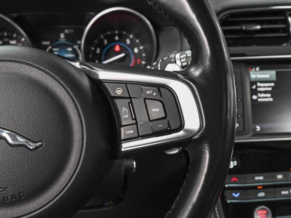 Jaguar F-Pace I с пробегом 2017 года, цена 2 949 000 рублей, 84209 км, внедорожник, Автокод Объявления